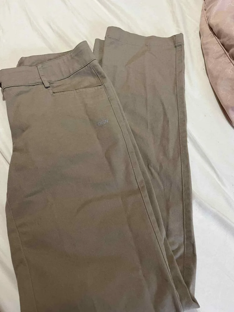 RMC Khaki Pants - Size 0 image indicator(2)
