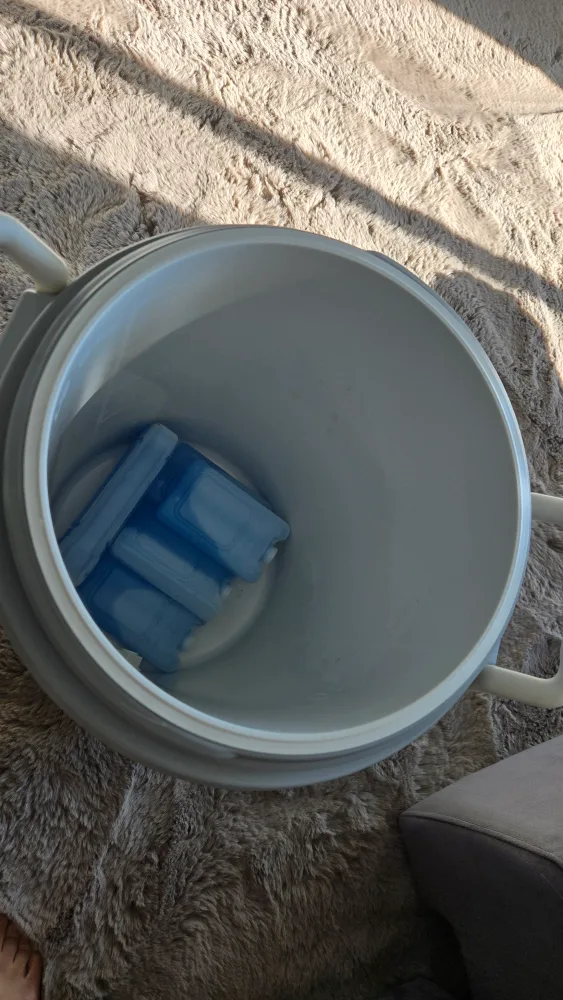 Coleman 5 Gallon Beverage Cooler with Spigot image indicator(3)