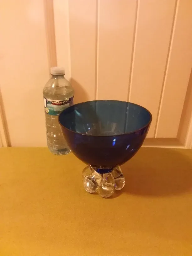 🆓 Blue Glass Bowl 🍜 🆓 thumbnail