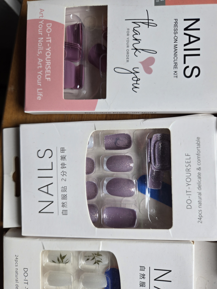 Variety of Press-On Nails & Nail Art - photo 3