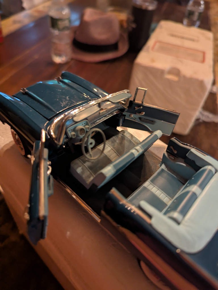 1957 Chevy Bel Air Convertible Diecast Model Car - photo 3