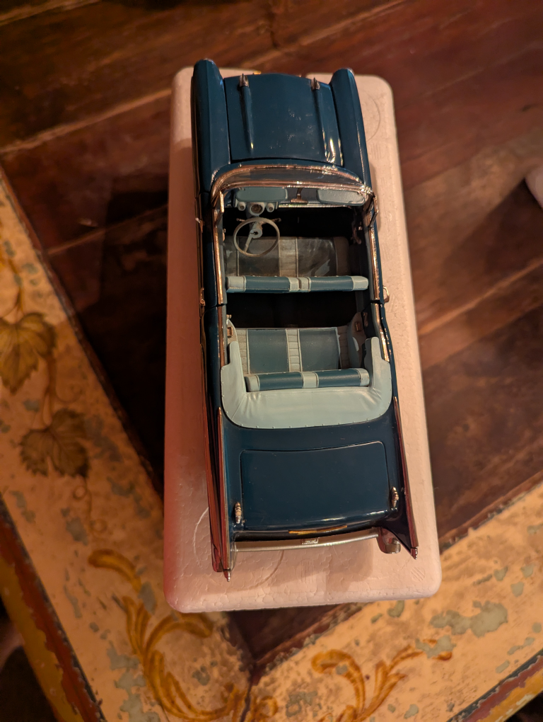 1957 Chevy Bel Air Convertible Diecast Model Car - photo 5