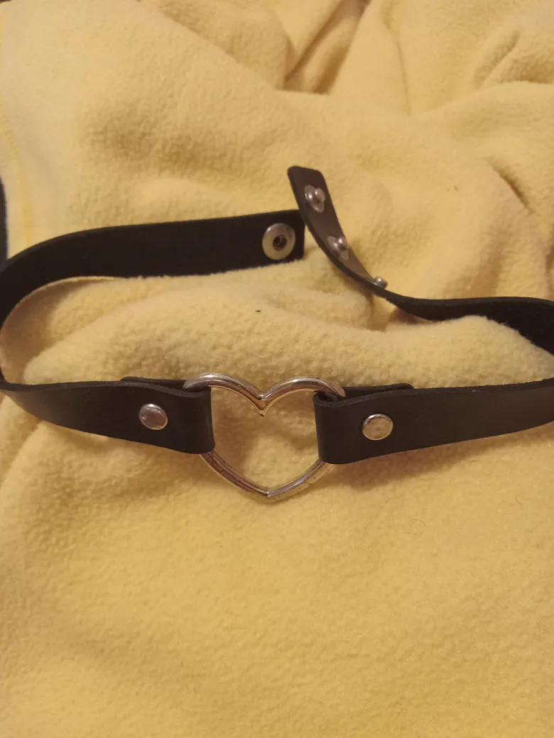 heart choker necklace black leather thumbnail