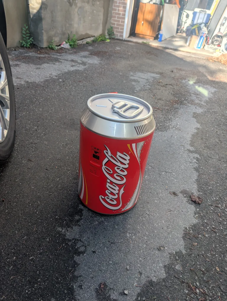 Coca-Cola Can Mini Fridge thumbnail