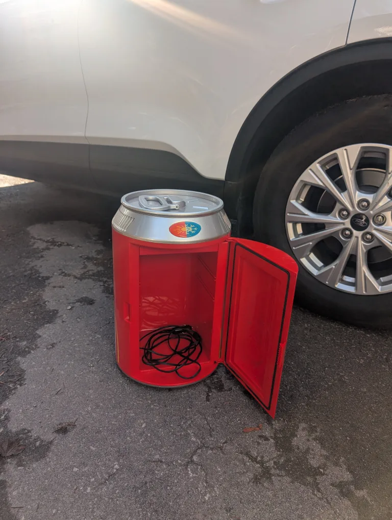 Coca-Cola Can Mini Fridge image indicator(2)