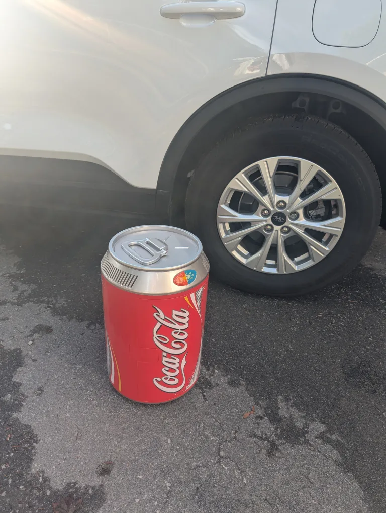 Coca-Cola Can Mini Fridge image indicator(3)
