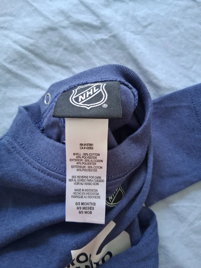New Toronto Maple Leafs 0-3 Months Onesie image indicator(4)