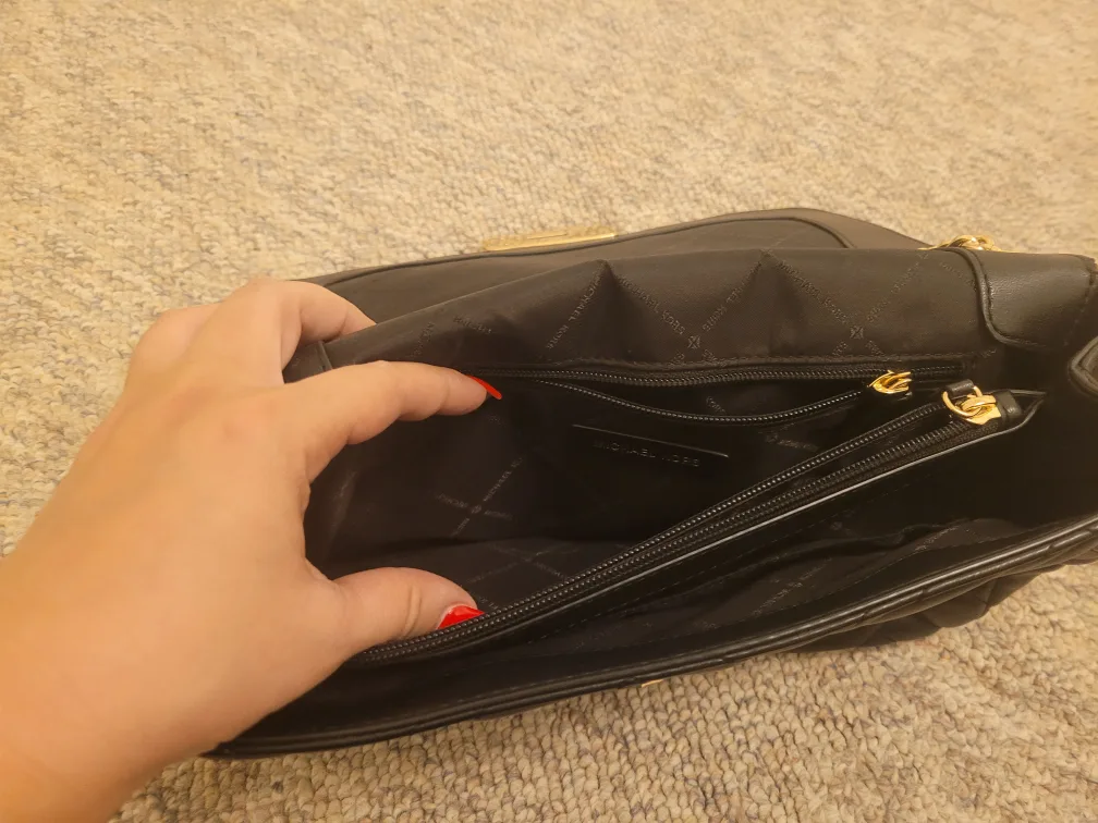 Michael Kors Black Leather Shoulder Bag image indicator(7)