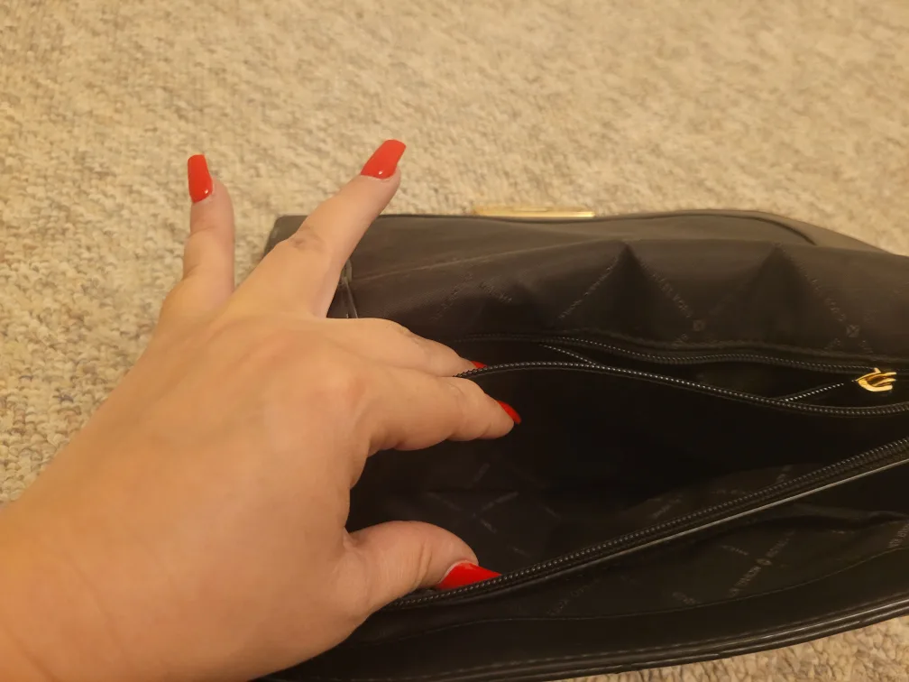 Michael Kors Black Leather Shoulder Bag image indicator(8)