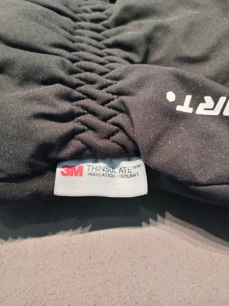 Sport Black Gloves with 3M Thinsulate Insulation image indicator(2)