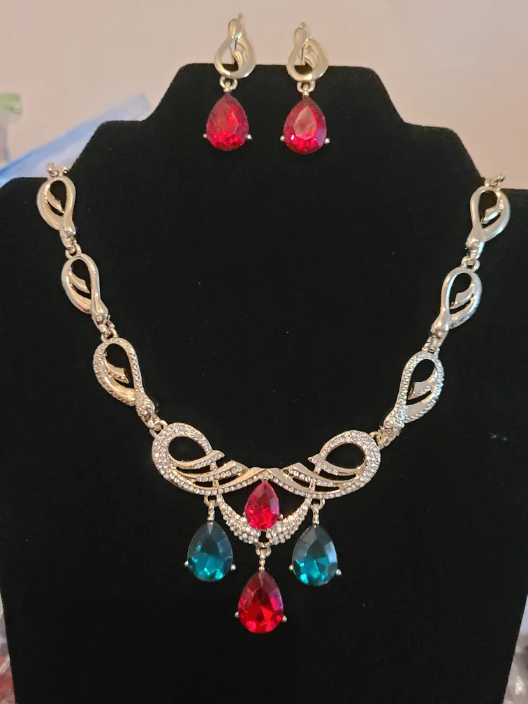 Necklace and Earrings Set thumbnail