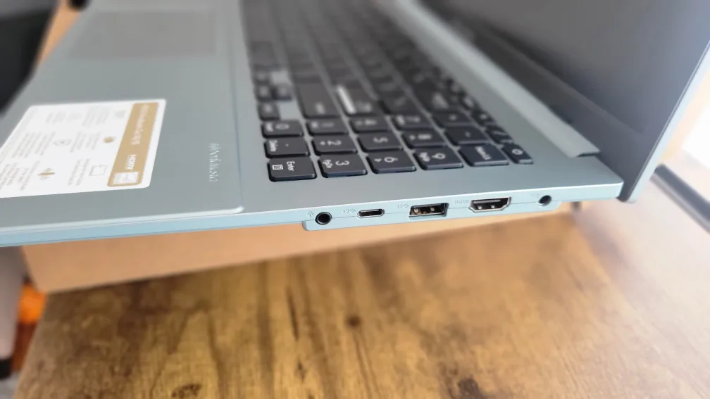 ASUS Vivobook 15.6" AMD Ryzen 5 - New in Box image indicator(3)