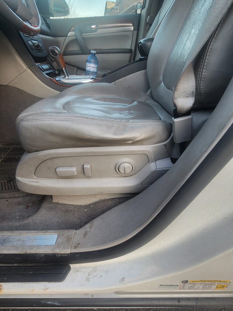 2011 BUICK ENCLAVE - photo 2