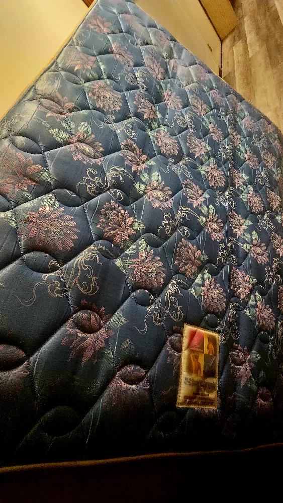 Sealy Posturepedic Mattress image indicator(2)