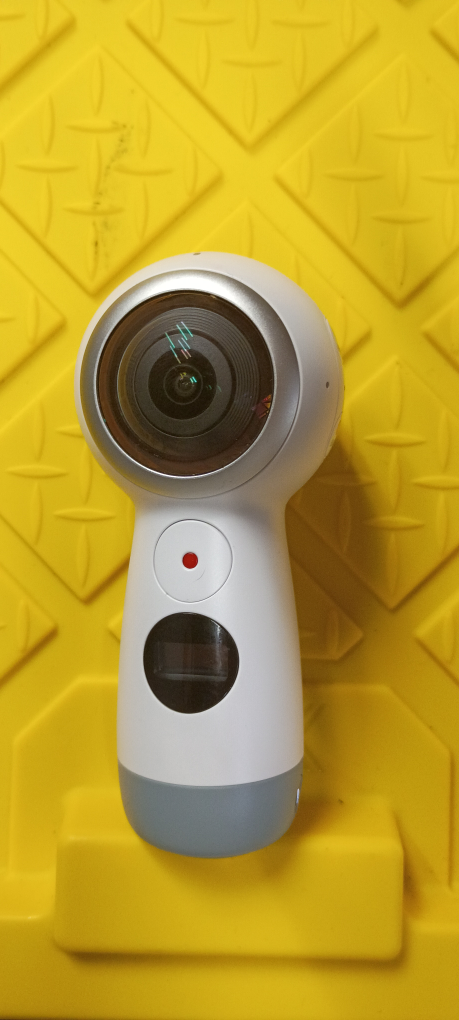 Samsung Gear 360 Camera - White as is in picture it works