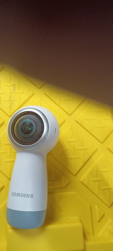 Samsung Gear 360 Camera - White as is in picture it works - photo 3