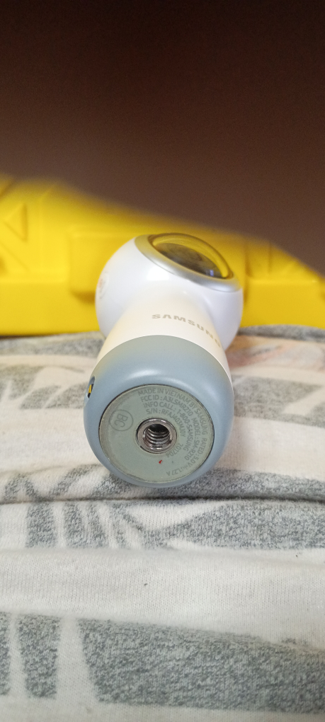 Samsung Gear 360 Camera - White as is in picture it works - photo 4