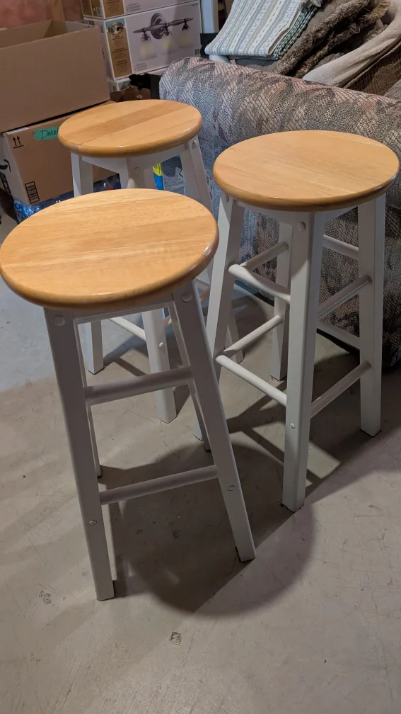Set of 3 Bar Stools - Wood & White