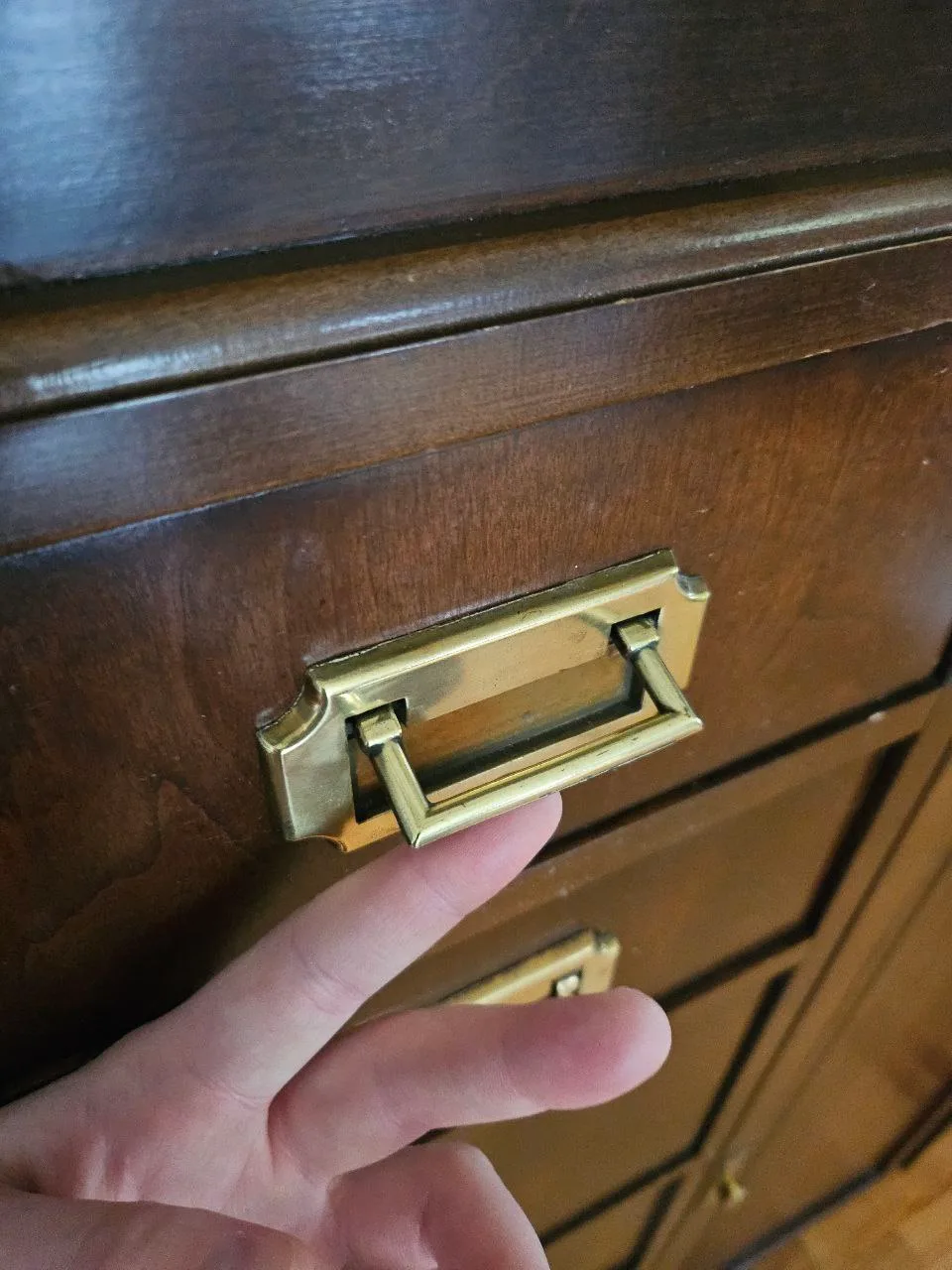 Solid wood Kroehler armoire image indicator(5)