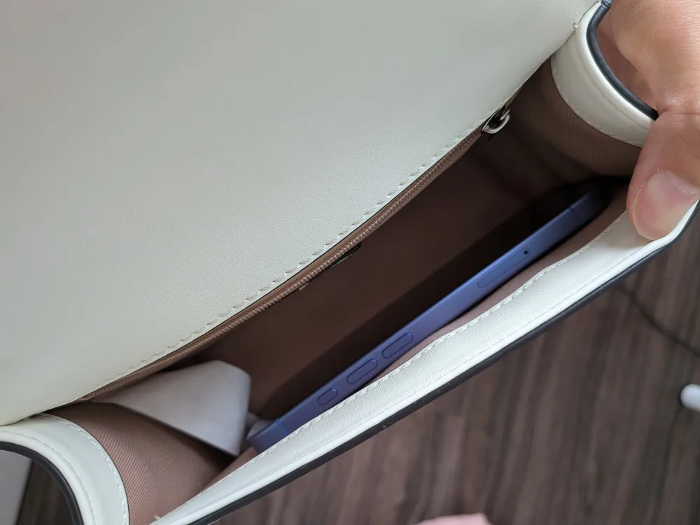 Sparkly Pearl Bag image indicator(6)