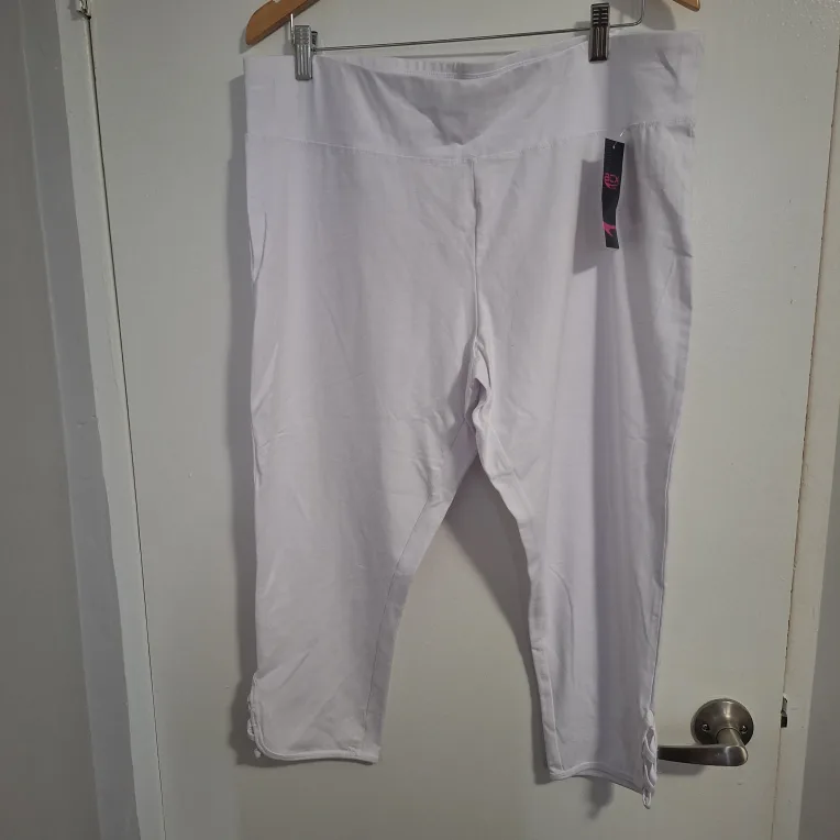 Giant Tiger White Capri Leggings - XXL New thumbnail