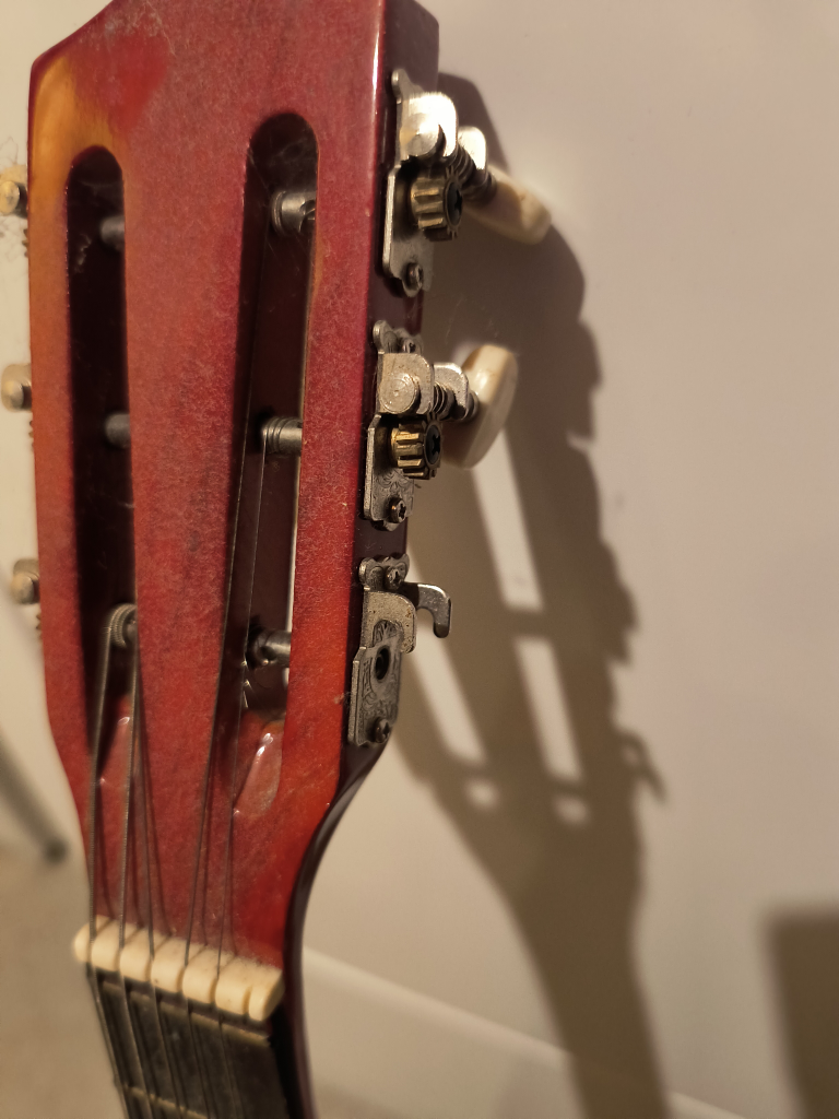 Acoustic Guitar - photo 2