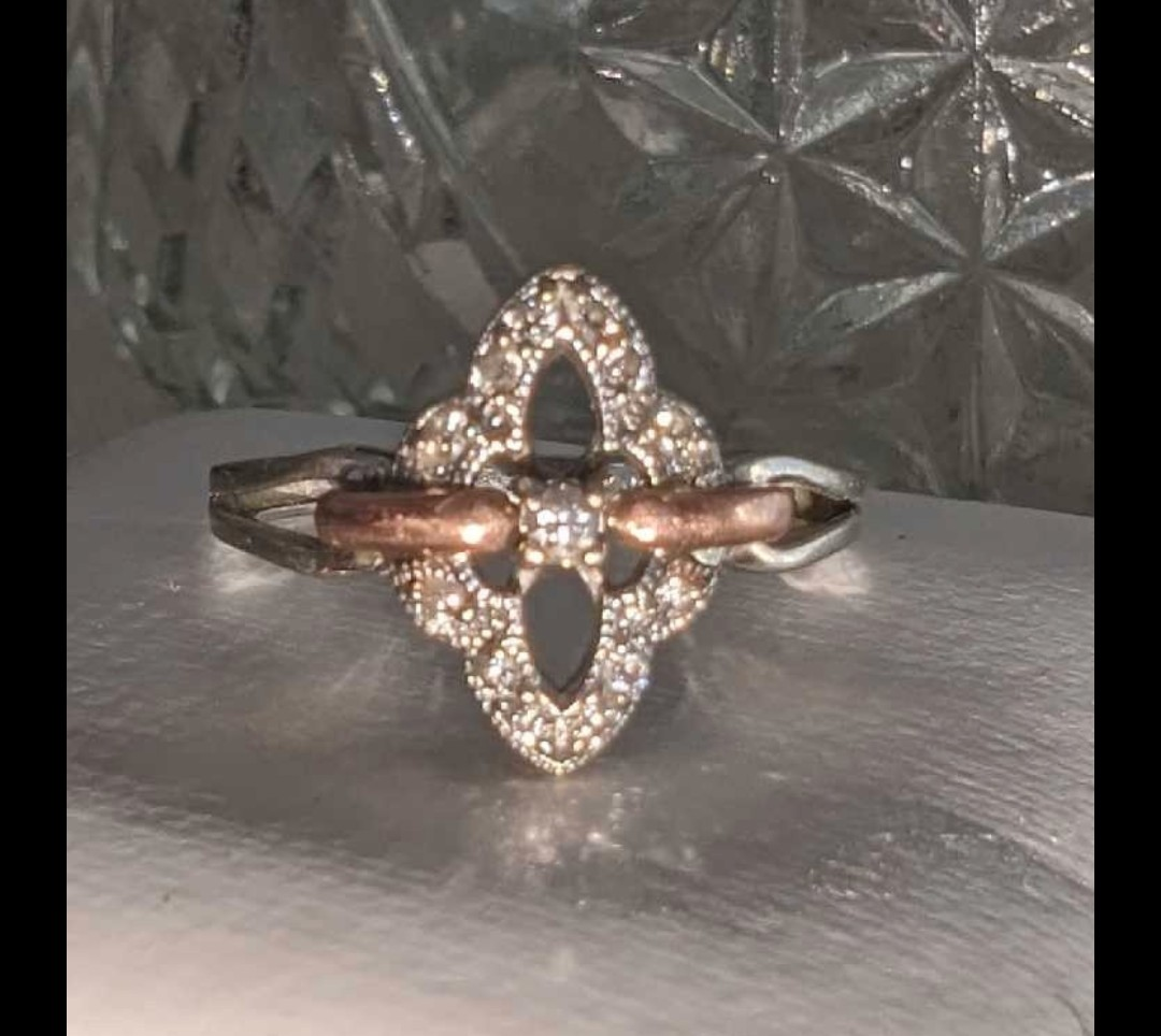 10K Gold Canadian Diamonds engagement ring - photo 3