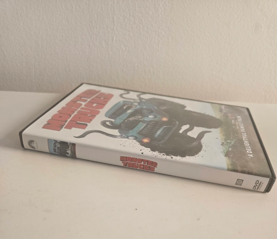 Monster Trucks DVD 🧡 - photo 4