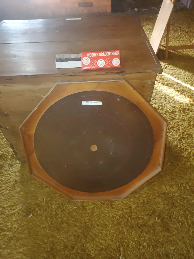 crokinole board thumbnail