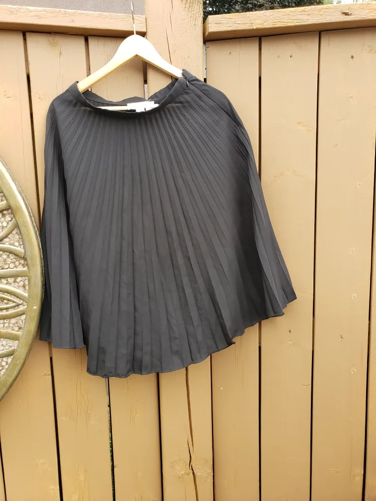 Pleated M.K size 2 thumbnail