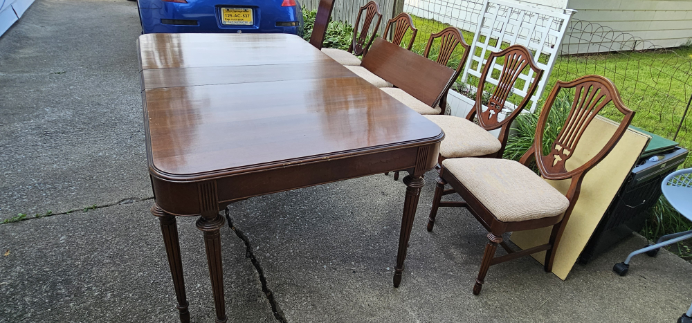 Berkey and gay mahogany antique dining room set. - photo 5