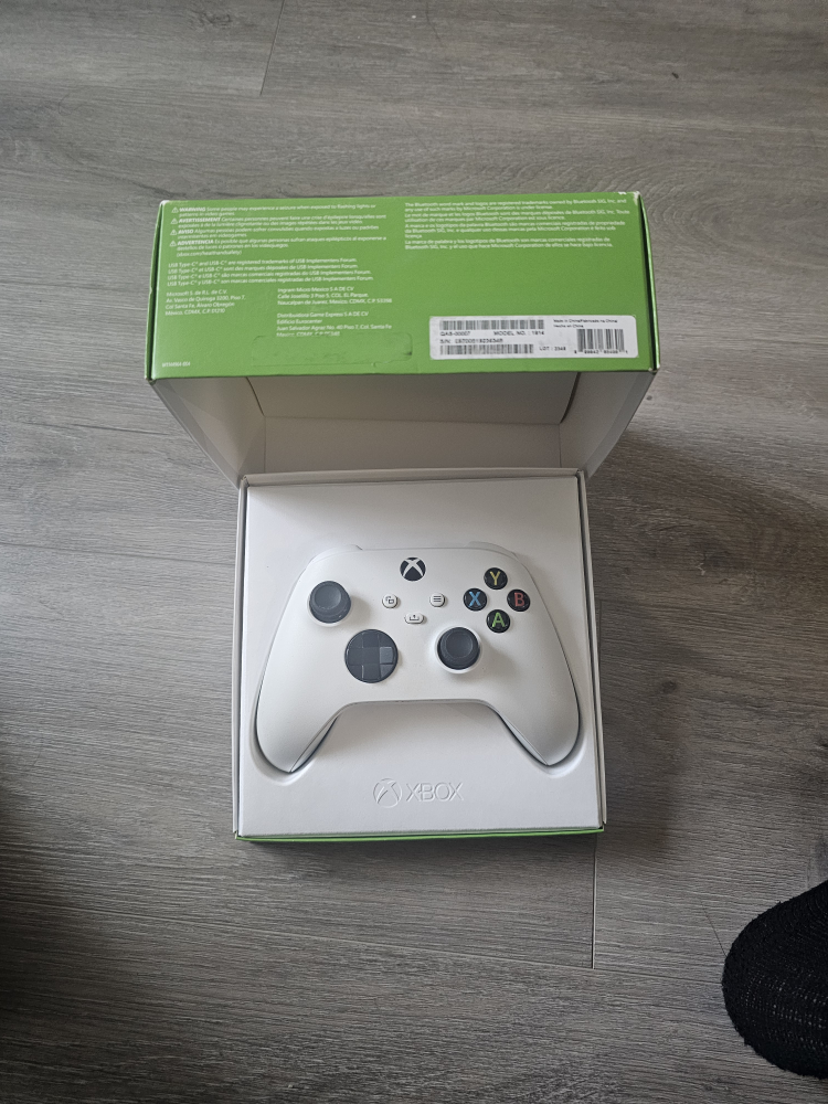 Xbox Controller $35 - photo 2