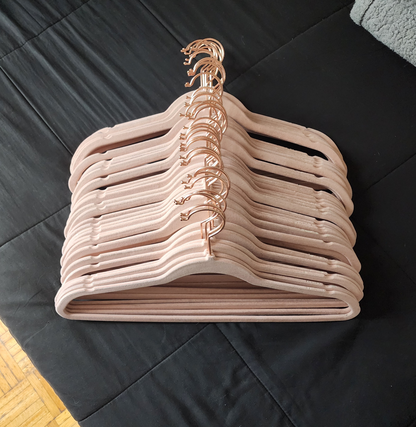 House Day Premium Velvet Hangers - 30 Pack - photo 2