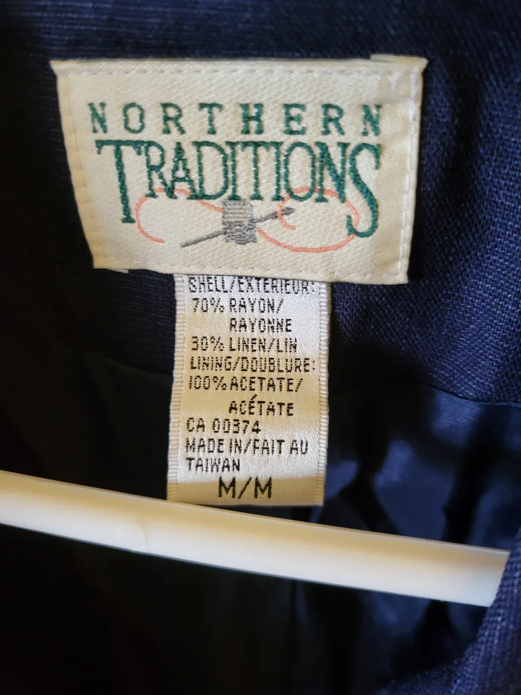 Northern Traditions Women's  Navy Blazer - Size M image indicator(3)