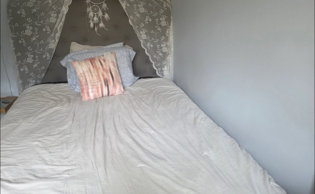 Bed frame with canopy - photo 2