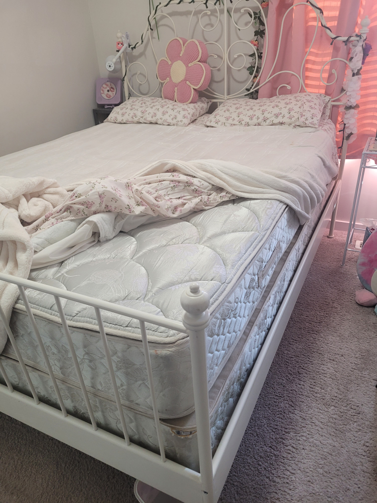 Bed and Double Mattress - photo 2