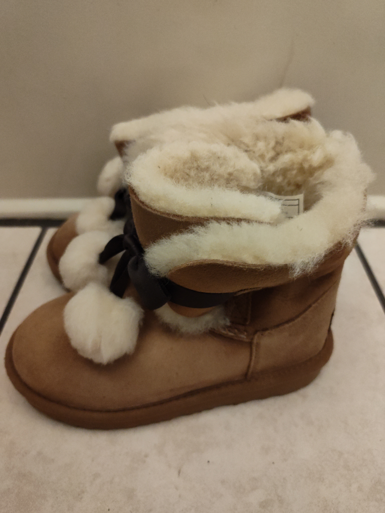 UGG Kids Boots Size 12C (BRAND NEW NEVER WORN) - photo 2