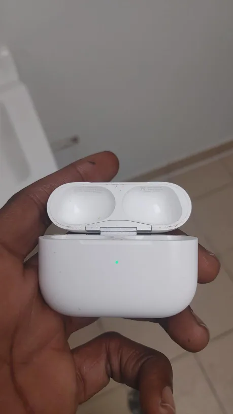 Airpods pro2 charging case thumbnail