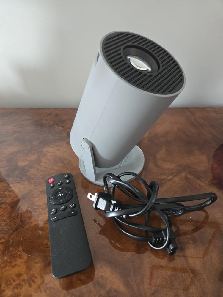 HY300 Pro Projector