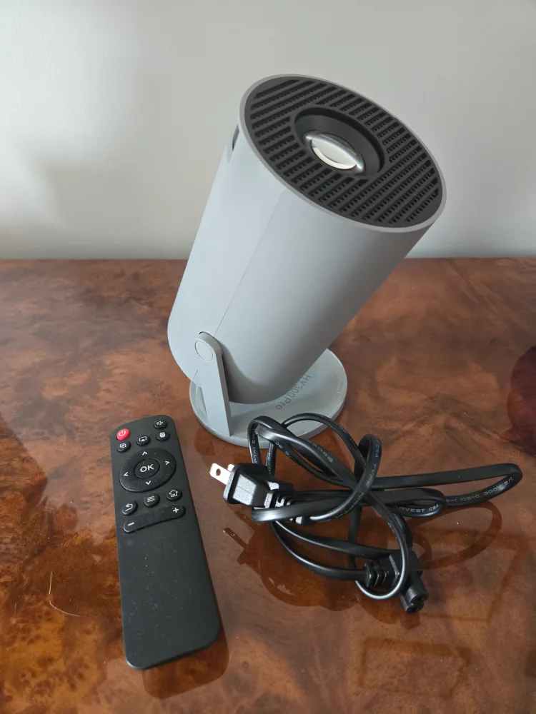 HY300 Pro Projector thumbnail