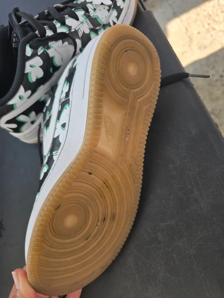 Nike Air Force 1 Flower Custom - Girls Size 3.5 image indicator(2)