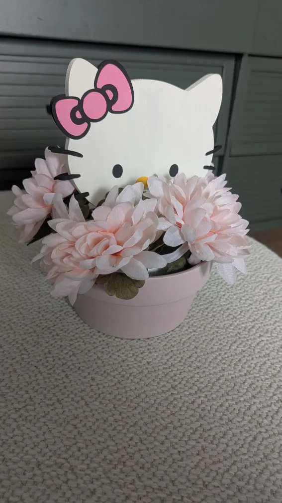 Hello Kitty Centrepieces ×4 image indicator(2)