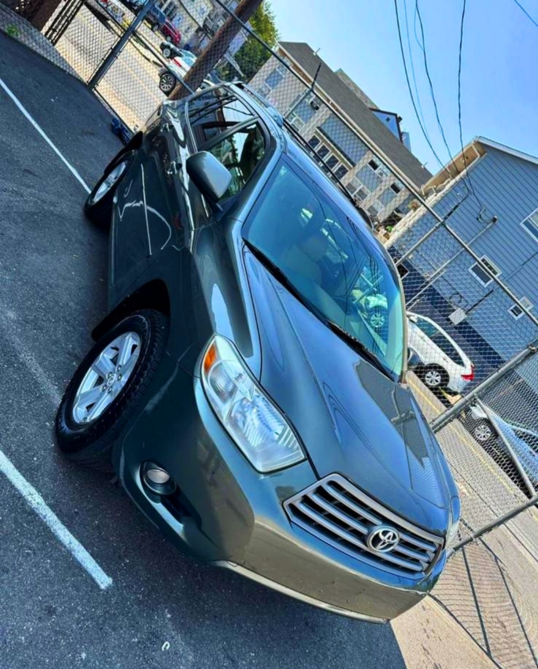 Toyota Highlander SUV (AWD)