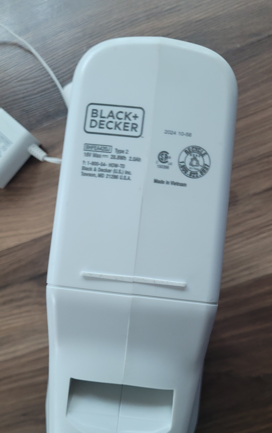 Black+Decker Handheld Vacuum-last pick up dt.Aug.20 - photo 3