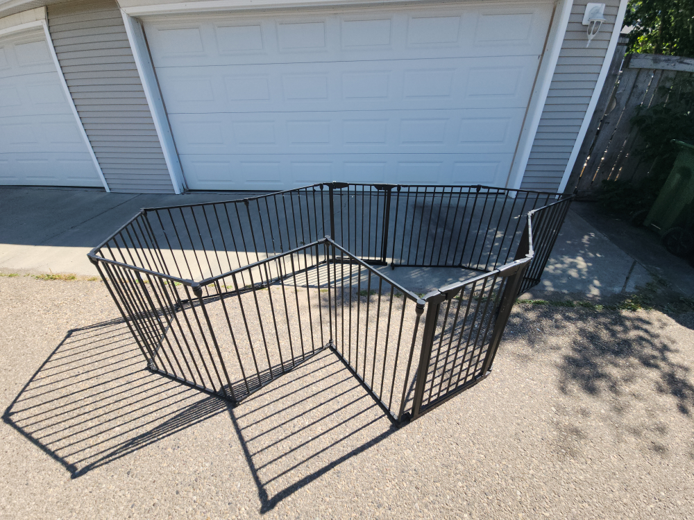 Black Metal Playpen - photo 2