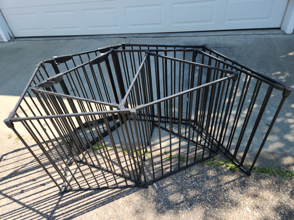 Black Metal Playpen - photo 3