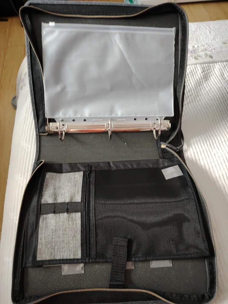 Hilroy Zippered Binder - Grey image indicator(3)