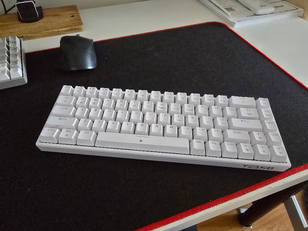 White TΔKB T68SE Wired Mechanical Keyboard (60%, brown) thumbnail