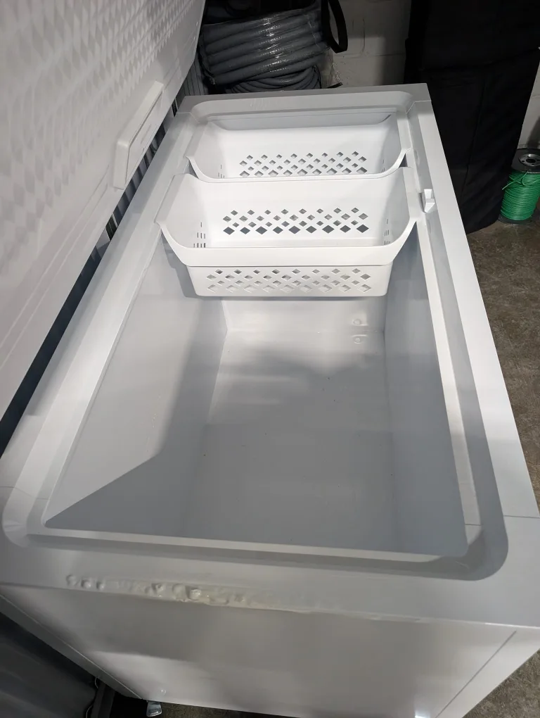 Frigidaire Chest Freezer - White image indicator(2)