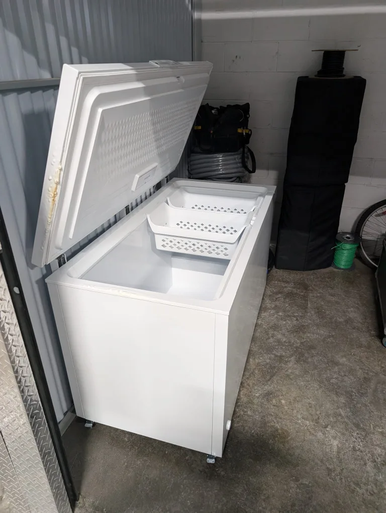 Frigidaire Chest Freezer - White image indicator(3)